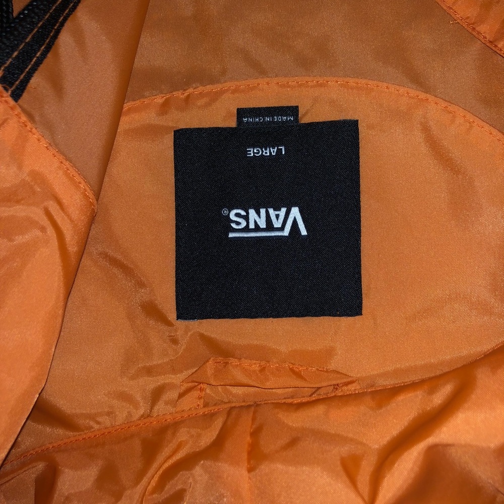 Windbreaker - Picture 4 of 8